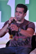 Salman Khan at Ready live mad concert announcement in Novotel, Juhu, Mumbai on 20th May 2011 (37).JPG